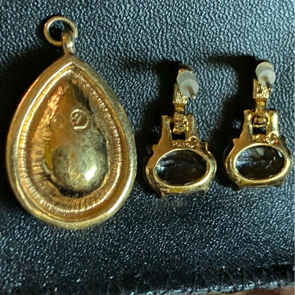 Swarovski Crystal Rhinestone Earrings and Pear CZ Shaped Pendant Gold Plated - Picture 6 of 11